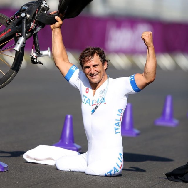 Alex Zanardi, eks pebalap Formula 1 sekaligus atlet Paralimpiade. Foto: Twitter @paralympics
