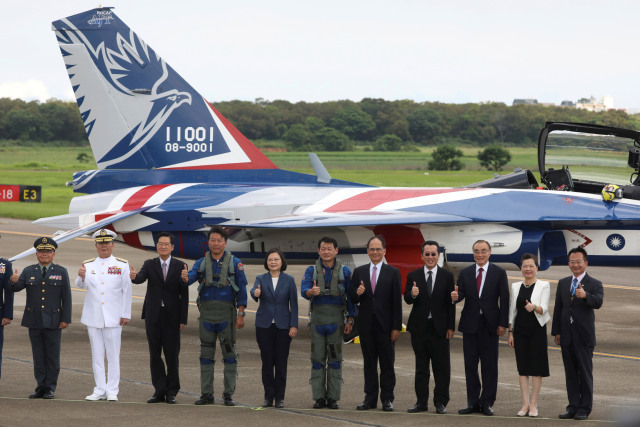 Foto: Melihat Pesawat Tempur Pertama yang Diproduksi Taiwan (320615)