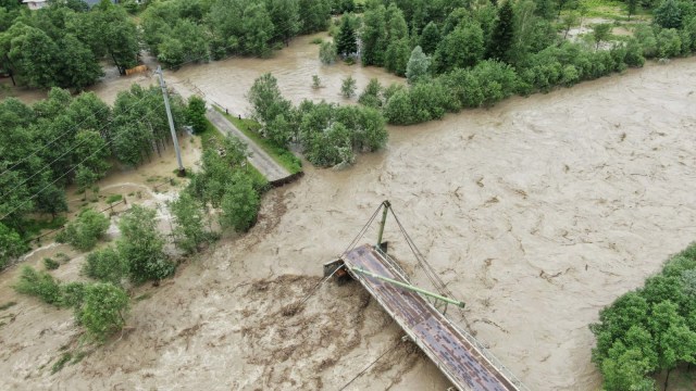 Banjir di Ukraina. Foto: Handout via Reuters