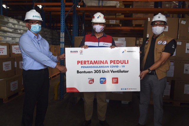 com-Penyerahan sumbangan 305 unit ventilator dari Pertamina kepada Yayasan BUMN Hadir untuk Negeri. Foto: Dok. Pertamina