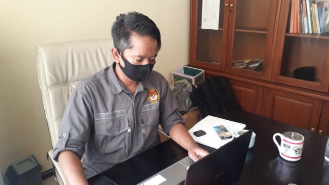 Kepala Divisi Sosialisasi KPU (Komisi Pemilihan Umum) Kabupaten Malang, Marhaendra Pramudya Mahardika. Foto: Rizal Adhi.