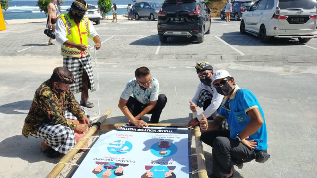 Pantai Melasti Dibuka: Pemerintah Provinsi Bali Melarang, Kabupaten Membiarkan (440800)