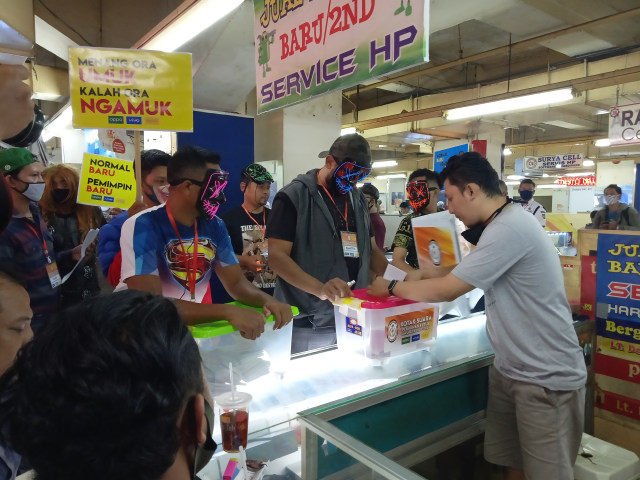 Pemilihan Ketua Pakubaris Di Matahari Singosaren Solo Libatkan Para Superhero Kumparan Com