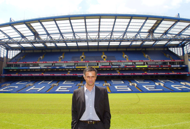 Jose Mourinho saat di era pertamanya melatih Chelsea. Foto: REUTERS/File photo