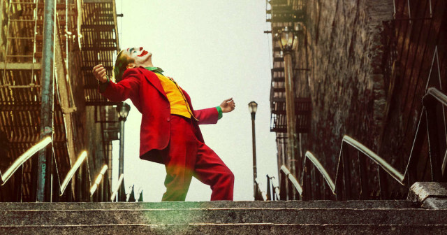 Adegan menari di tangga dari film Joker (Foto: IMDb)