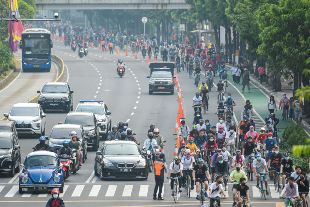 Foto: Pesepeda Ramaikan Sudirman-Thamrin Meski CFD Dilarang (21121)