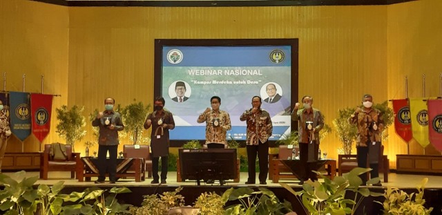 Penandatanganan kesepahaman Kemendes PDTT dengan Perguruan Tinggi di Yogyakarta, Sabtu (27/6/2020). Foto: Leni.