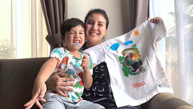 Antisipasi Corona, Tya Ariestya Tunda Daftarkan Anak Masuk TK (334571)