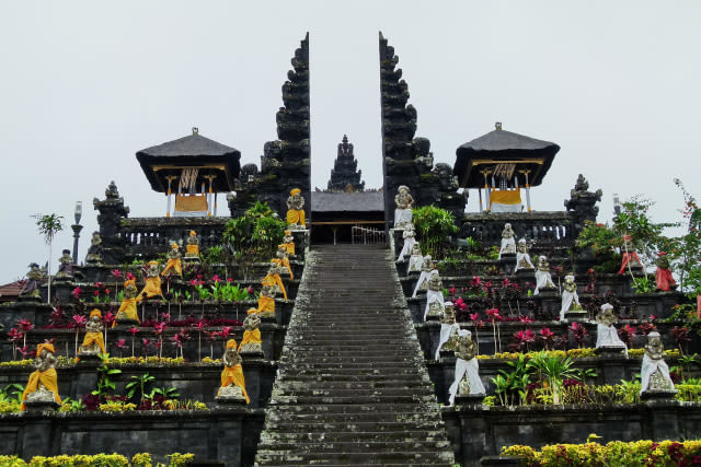 Suasana di Pura Besakih, Bali - IST