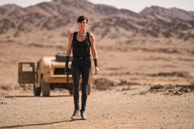 Ligamen Lengan Charlize Theron Robek Saat Melakoni Adegan Laga di Film Old Guard (158231)