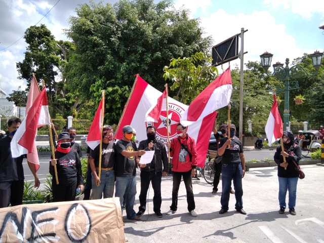 Aksi unjuk rasa di titik nol kilometer Yogyakarta merespons RUU HIP, Senin (29/6/2020). Foto: Ren