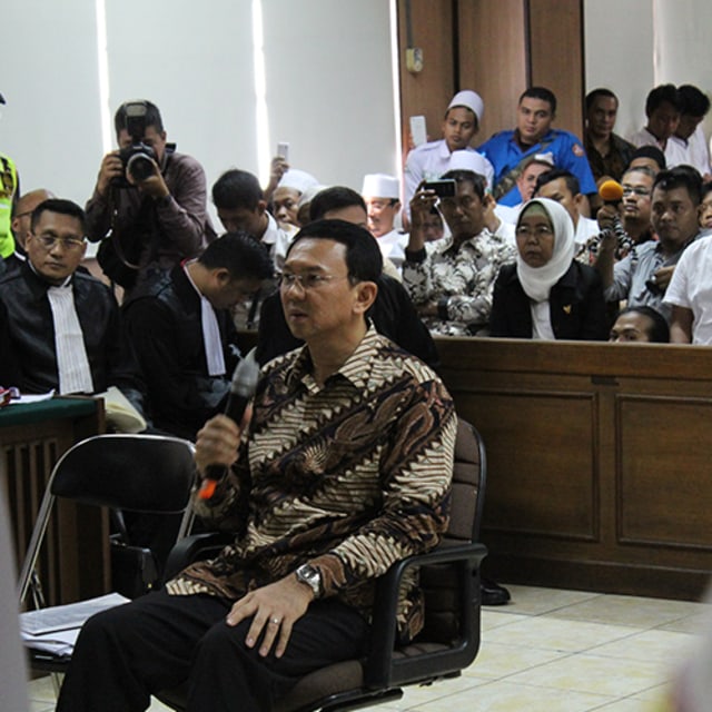 Ahok Lelang Koleksi Batik Persidangannya, Buka Harga Mulai Rp54 (133512)