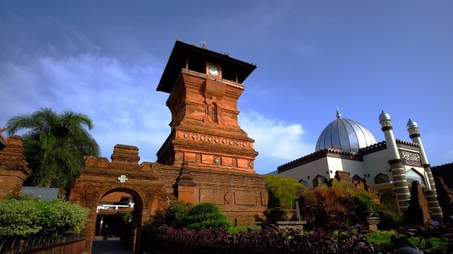  Belajar  Toleransi Dari Kudus  kota Santri kumparan com