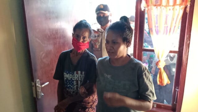 Jelang Hari Bhayangkara, Polres Sikka Bedah Rumah Janda Miskin di Habi, NTT (897106)
