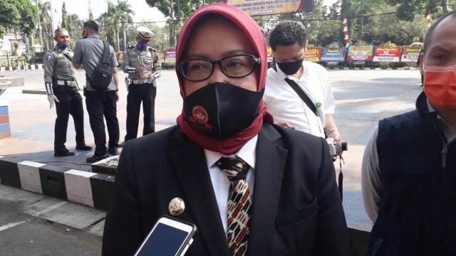 Bupati Bogor Ade Munawaroh Yasin memberikan keterangan soal Rhoma Irama manggung. Foto: kumparan