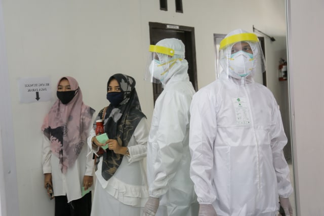 Melihat ASN di Aceh Jalani Rapid Test COVID-19 (1304371)
