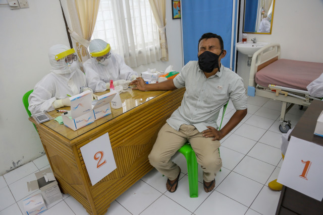 Melihat ASN di Aceh Jalani Rapid Test COVID-19 (1304378)