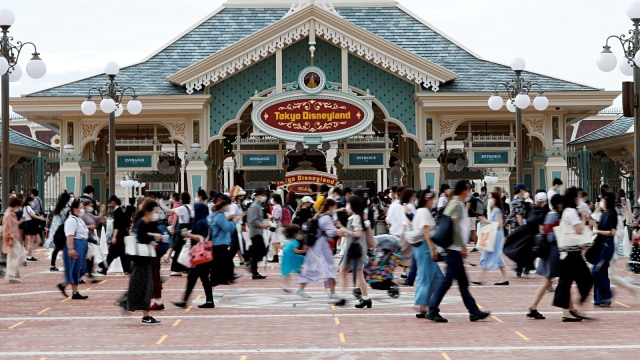 Usai Diundur 5 Bulan, Disneyland Tokyo Segera Buka Area Beauty and the Beast (27632)