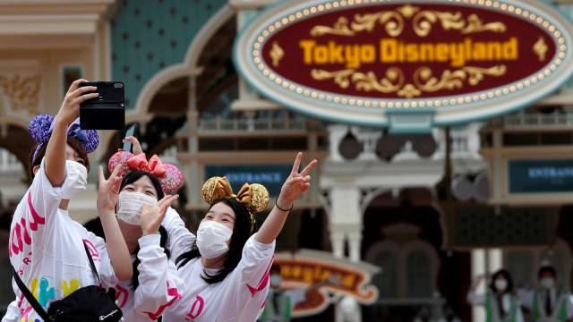 Usai Diundur 5 Bulan, Disneyland Tokyo Segera Buka Area Beauty and the Beast (27633)