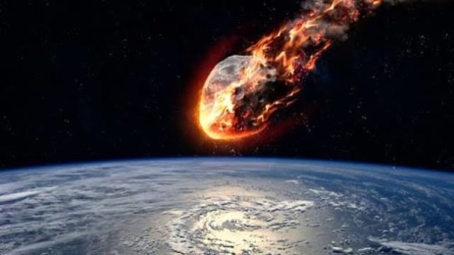 Ilustrasi meteor jatuh. Foto: Shutterstock