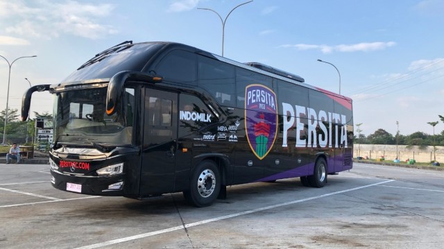 Foto: Deretan Bus Klub Sepak Bola Liga 1 2021, Mana yang Paling Keren? (264266)