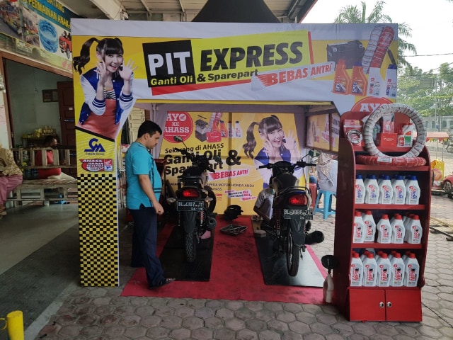 Penggunaan layanan Pit Express oleh konsumen Honda di Aceh. Dok. Capella Honda