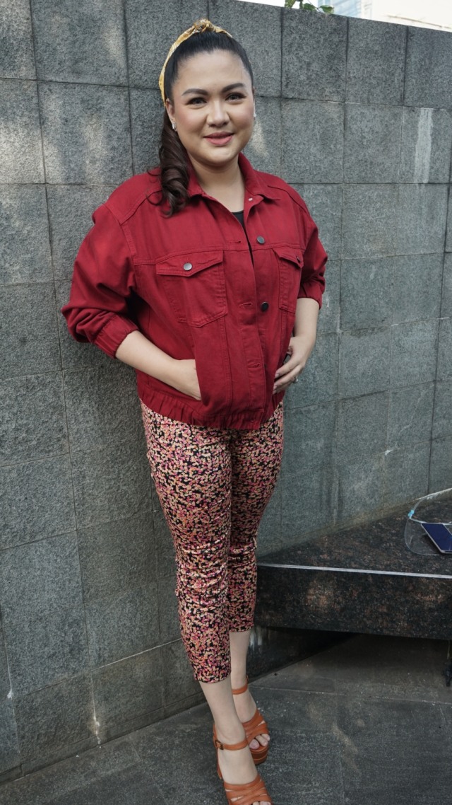 Penyanyi Vicky Shu saat ditemui di kawasan Tendean, Jakarta, Jumat, (3/7). Foto: Ronny