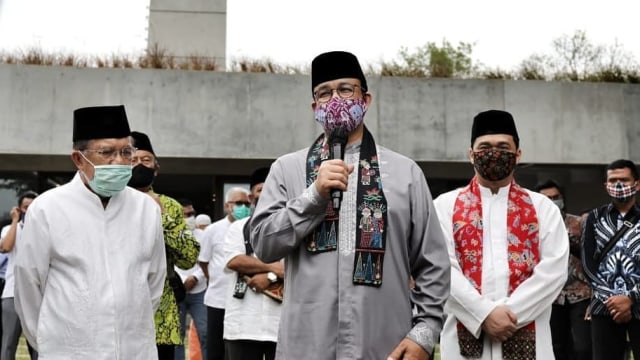 Gubernur DKI Anies Baswedan memberikan sambutan usai meresmikan Masjid Amir Hamzah di kawasan TIM, Jakarta. Foto: Instagram/@aniesbaswedan