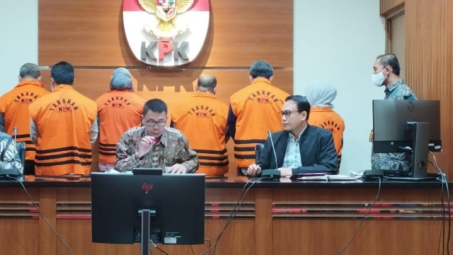 KPK umumkan tersangka OTT Bupati Kutai Timur. Foto: Dok. Istimewa