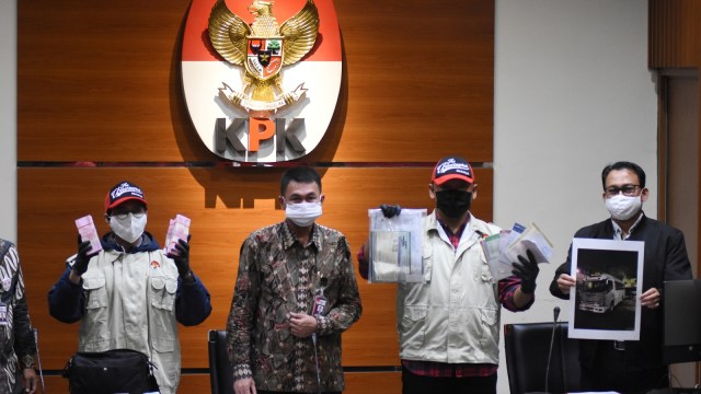BUPATI KUTAI TIMUR DITAHAN KPK