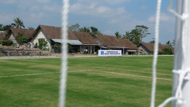 Melihat Desa di Lereng Merapi yang Miliki Lapangan Sepak Bola ala Eropa (288615)
