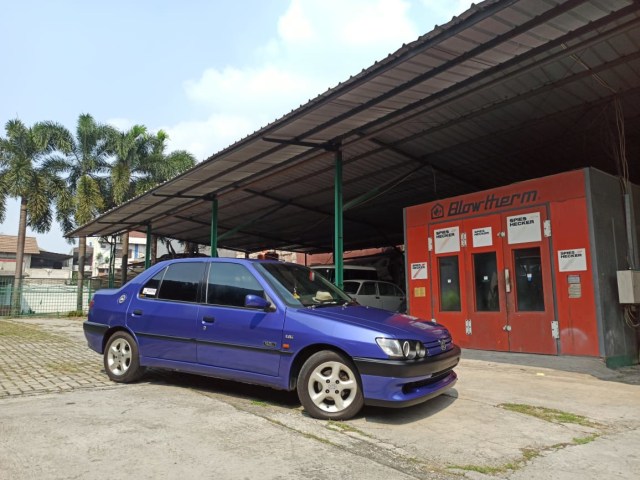 Anti Repot, Bengkel Cat Mobil Sediakan Layanan Ganti STNK dan BPKB (189009)