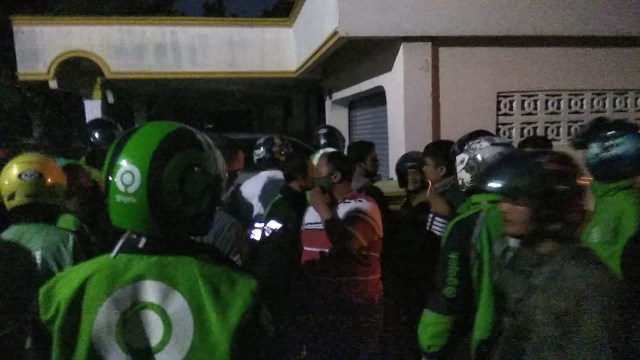 Pria Penendang Ojol: Didatangi Massa, Dicokok Polisi (85272)