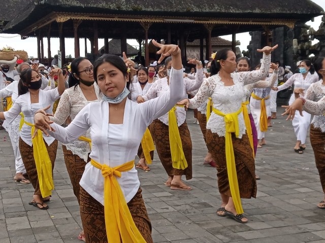 Upacara Pemahayu Jagad, Langkah Spiritual Meredam Pandemi di Bali (3)