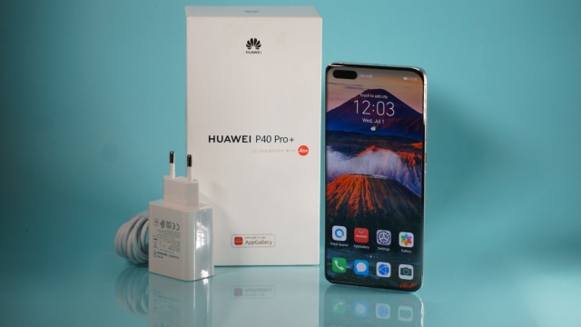 Smartphone Huawei P40 Pro Plus. Foto: Jamal Ramadhan/kumparan