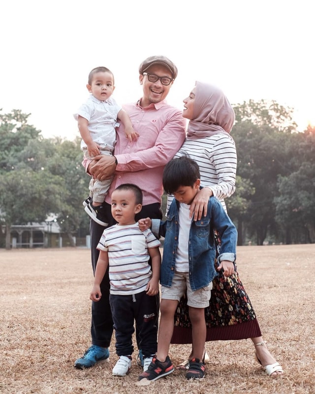 Enno Lerian dan keluarganya. Foto: Instagram/@ennolerian_