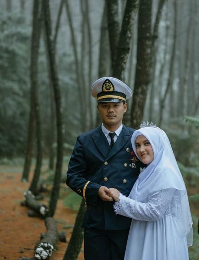 Ketika Isep dan Ega menikah. (Foto: Instagram @eganurlaelasari)