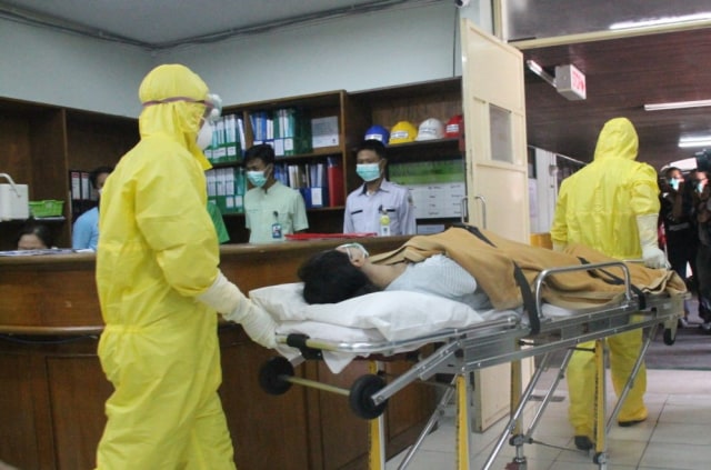 Foto: Simulasi penanganan pasien COVID-19 di RSUP Sanglah Denpasar (12/2), dok: Humas RSUP Sanglah