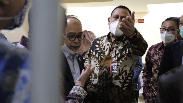 Komisi III bersama Ketua KPK Firli Bahuri meninjau Rutan KPK, Kuningan, Jakarta, Selasa (7/7). Foto: Humas KPK