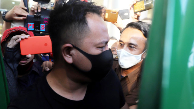 Pengacara Sebut Vicky Prasetyo Bebas Hari Ini (1602637)