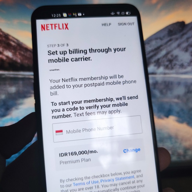 Cara berlangganan Netflix tanpa kartu kredit. Foto: Bianda Ludwianto/kumparan