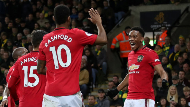 Pemain United merayakan gol. Foto: REUTERS/Chris Radburn 