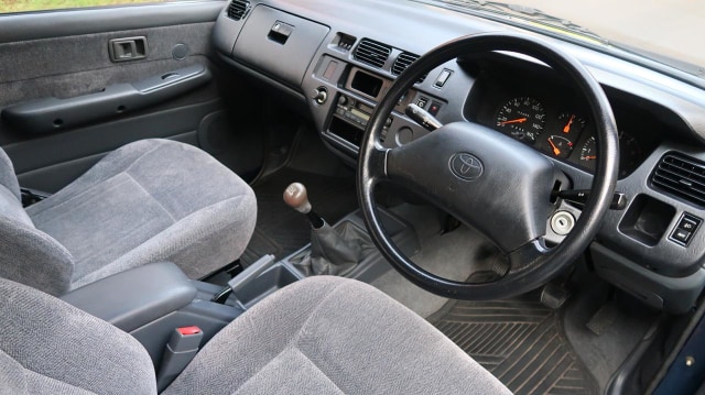 Toyota Kijang Kapsul Tembus Rp 105 Juta, Baru 25.000 Km dan Full Orisinal (275760)