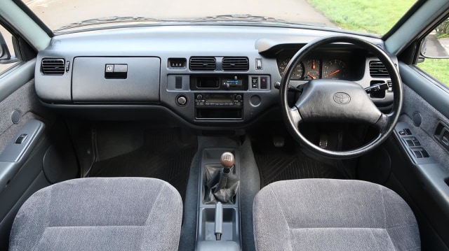 Toyota Kijang Kapsul Tembus Rp 105 Juta, Baru 25.000 Km dan Full Orisinal (275761)