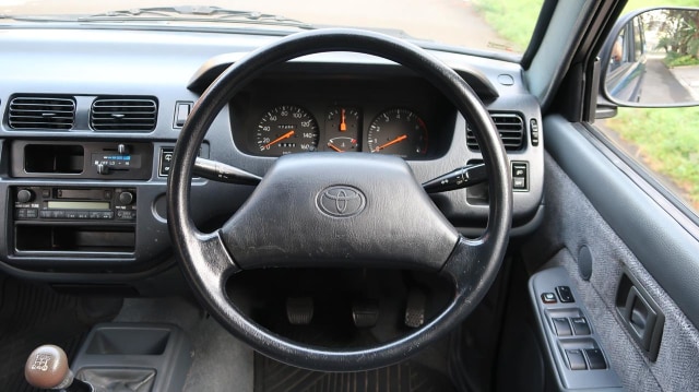 Toyota Kijang Kapsul Tembus Rp 105 Juta, Baru 25.000 Km dan Full Orisinal (275762)