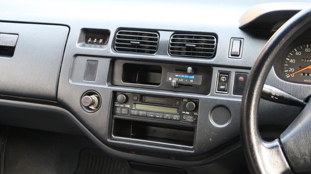 Toyota Kijang Kapsul Tembus Rp 105 Juta, Baru 25.000 Km dan Full Orisinal (275763)