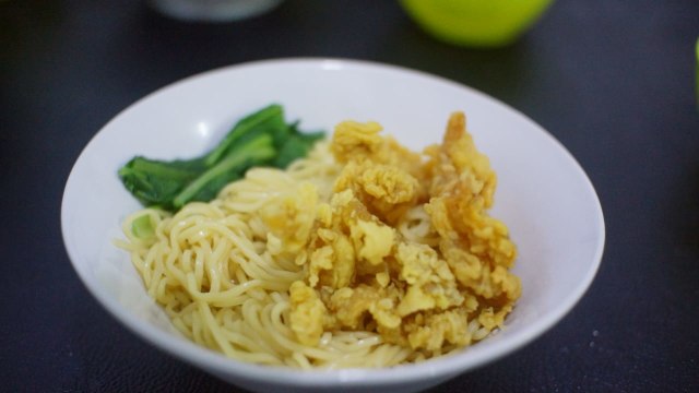 Mencicipi Mie Goceng Mi Ayam Seharga Rp 5 Ribu Dengan Berbagai Pilihan Topping Kumparan Com