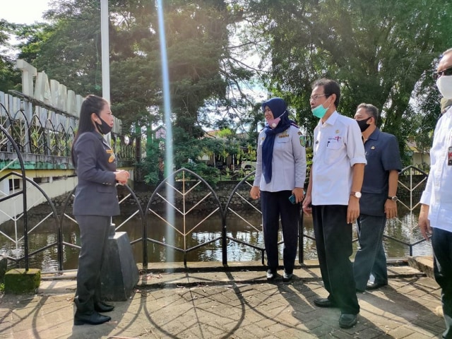 Wali Kota Singkawang meninjau lokasi Taman Burung. Foto: Dok Istimewa