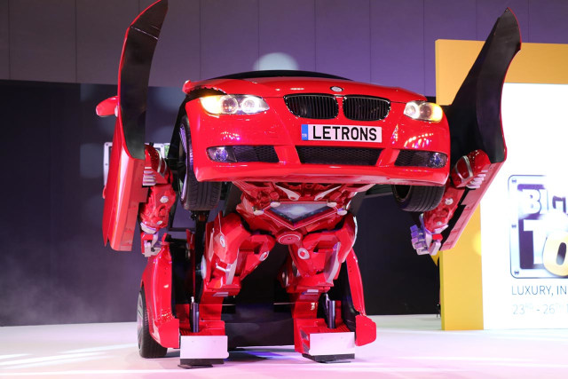 Mobil Berubah Menjadi Robot Ternyata Ada Di Dunia Nyata, Ini Wujudnya (1305846)