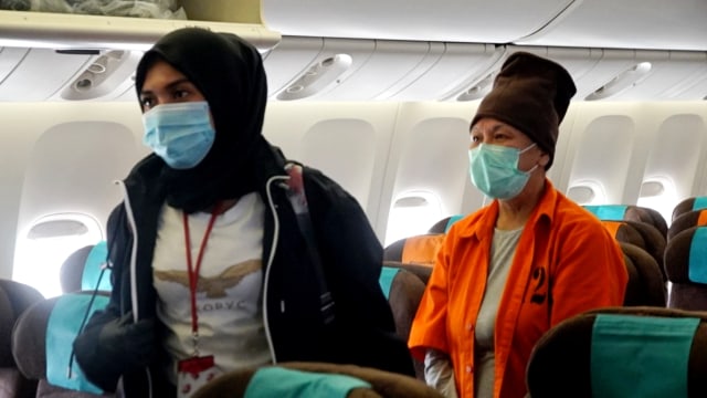 Maria Pauline Lumowa Didampingi Pengacara dari Kedubes Belanda (1299681)